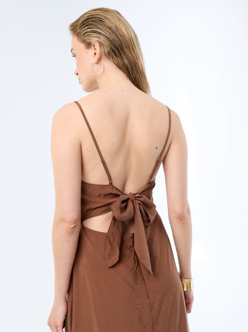 Maxikleid aus Satin mit Spaghettiträgern - Kiabi Maxikleid aus Satin mit Spaghettiträgern - Kiabi