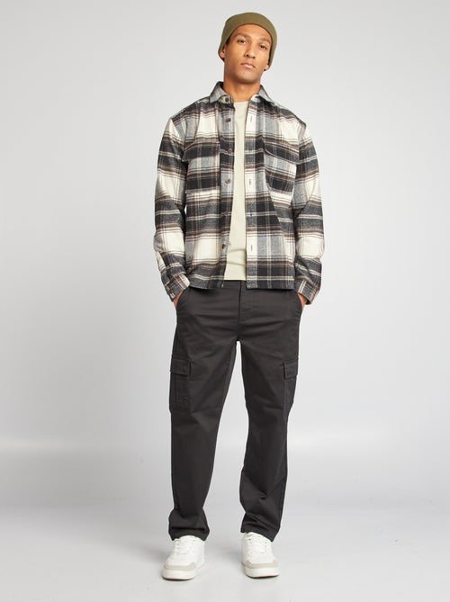 Multi-pocket straight-leg trousers - Kiabi Multi-pocket straight-leg trousers - Kiabi