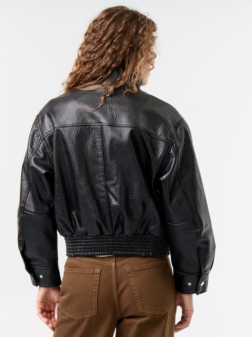Oversize-Jacke aus Kunstleder mit Stehkragen - Kiabi Oversize-Jacke aus Kunstleder mit Stehkragen - Kiabi