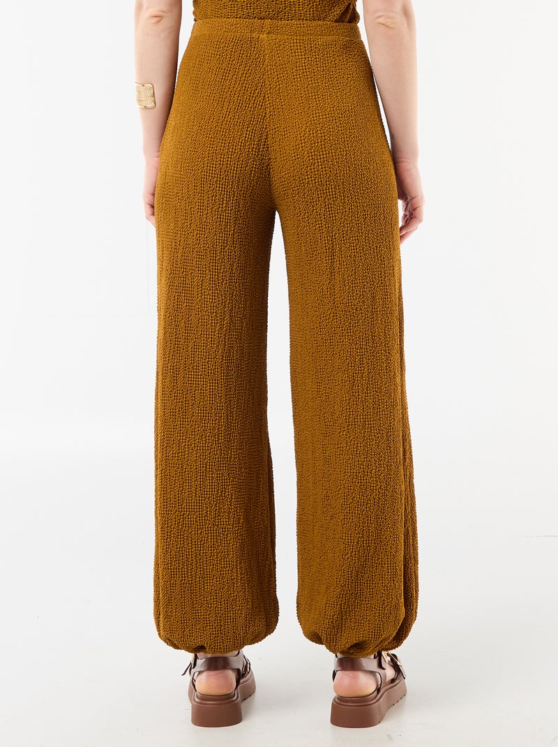 Pantalon balloon en maille crinkle Marron - Kiabi