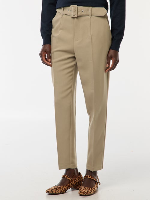 Pantalon carotte fluide avec ceinture à boucle - Kiabi