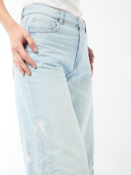 Pantalon denim wide leg avec broderies - Kiabi