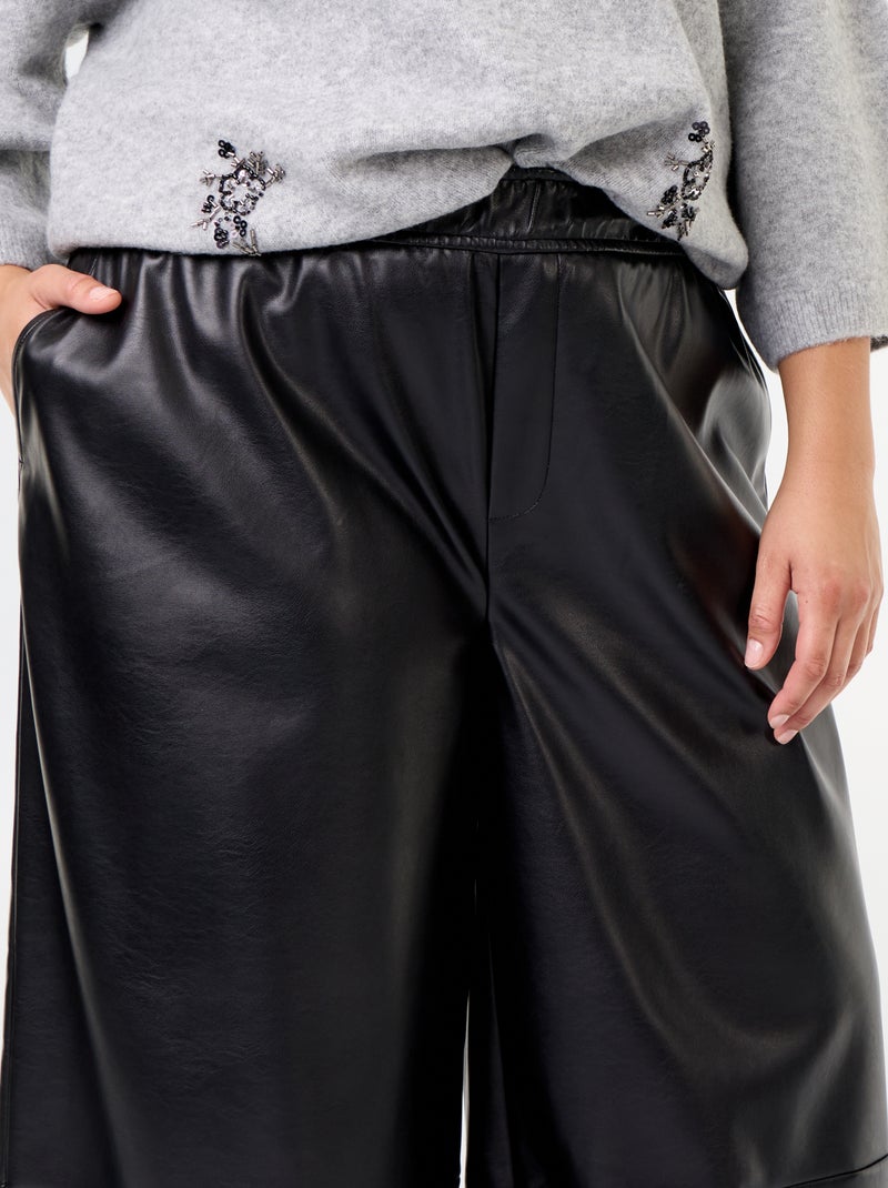 Pantalon en faux cuir Noir - Kiabi