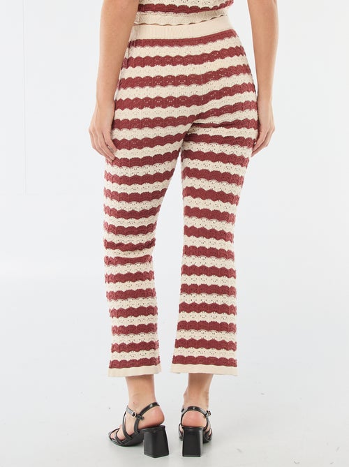 Pantalon en tricot fantaisie à coupe flare pour femme - Kiabi Pantalon en tricot fantaisie à coupe flare pour femme - Kiabi