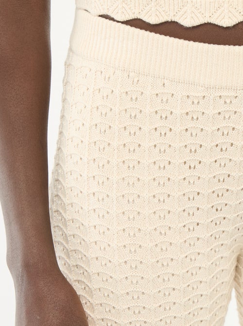 Pantalon en tricot fantaisie pour femme à coupe flare - Kiabi Pantalon en tricot fantaisie pour femme à coupe flare - Kiabi