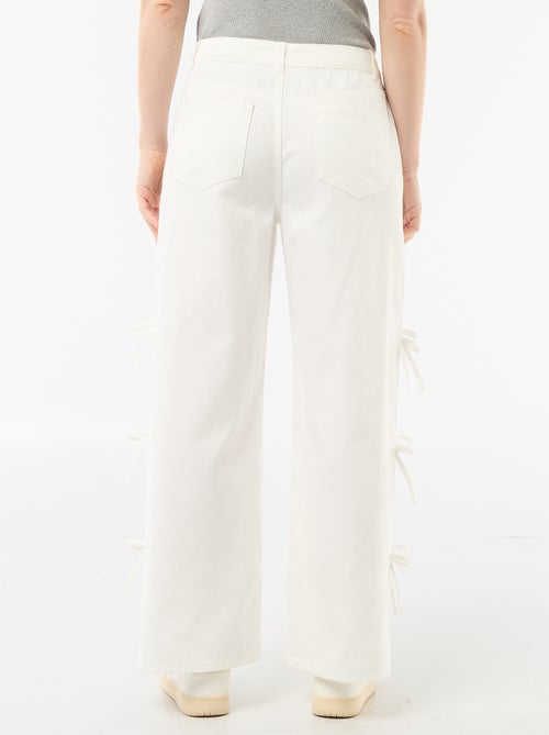 Pantalon en twill avec noeuds sur côtés - Kiabi