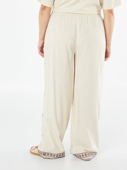 Pantalon large 3/4 brodé - Kiabi