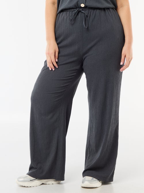 Pantalon large en maille crêpée - Kiabi