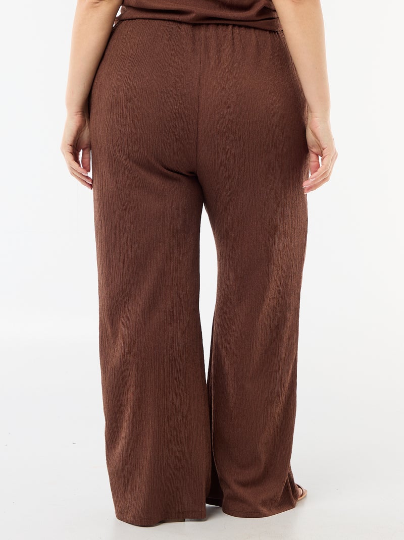 Pantalon large en maille crêpée Marron - Kiabi