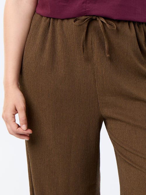Pantalon large en maille crêpée - Kiabi