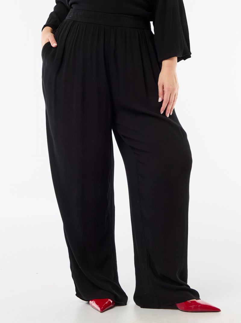 Pantalon large en maille crêpée Noir - Kiabi