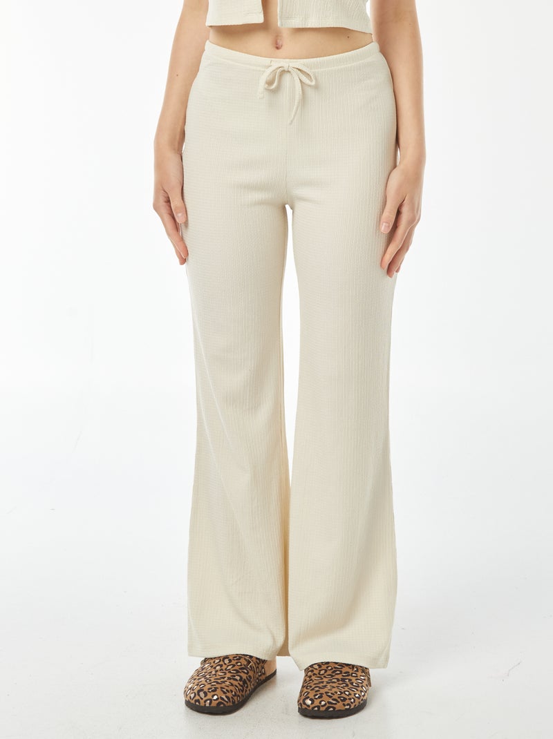 Pantalon large en maille légère gaufrée Beige - Kiabi