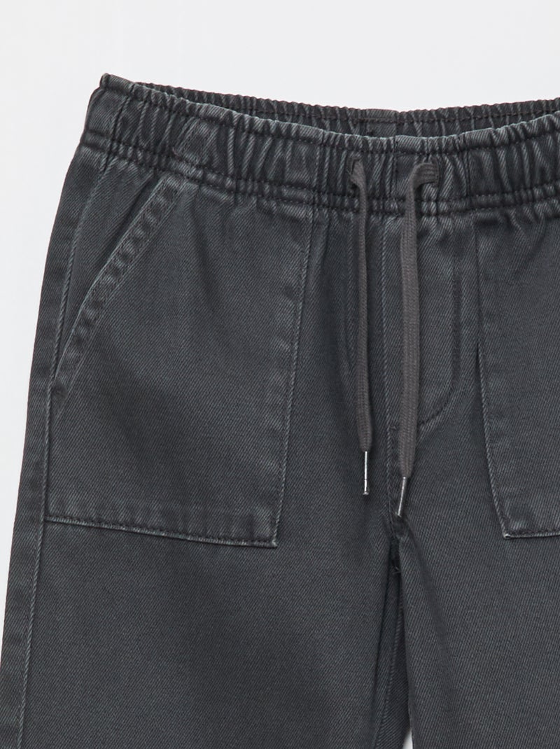 Pantalon poches rectangulaires - Coupe + ajustée Noir - Kiabi