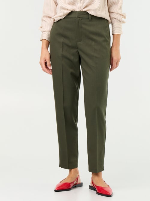 Pantalone a sigaretta tinta unita con 2 tasche - Kiabi Pantalone a sigaretta tinta unita con 2 tasche - Kiabi
