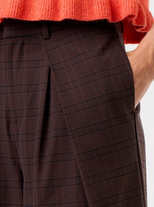 Pantalone ampio a vita alta con pinces - Kiabi Pantalone ampio a vita alta con pinces - Kiabi