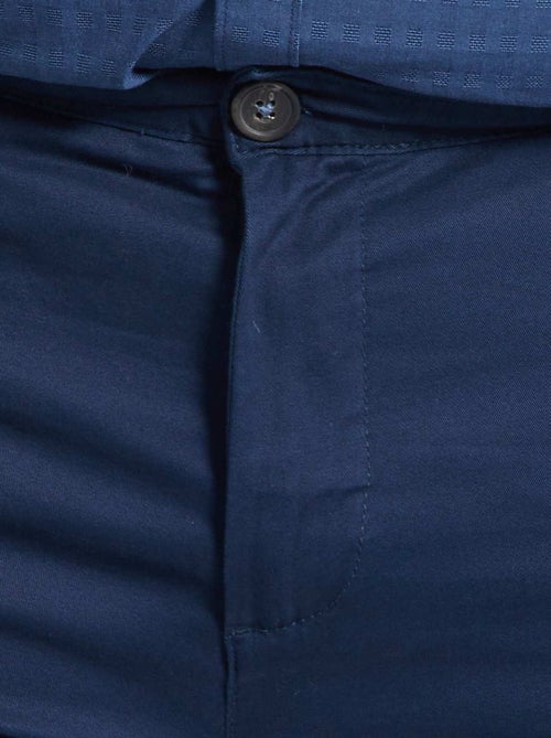 Pantalone chino slim in cotone stretch - L30 - Kiabi Pantalone chino slim in cotone stretch - L30 - Kiabi