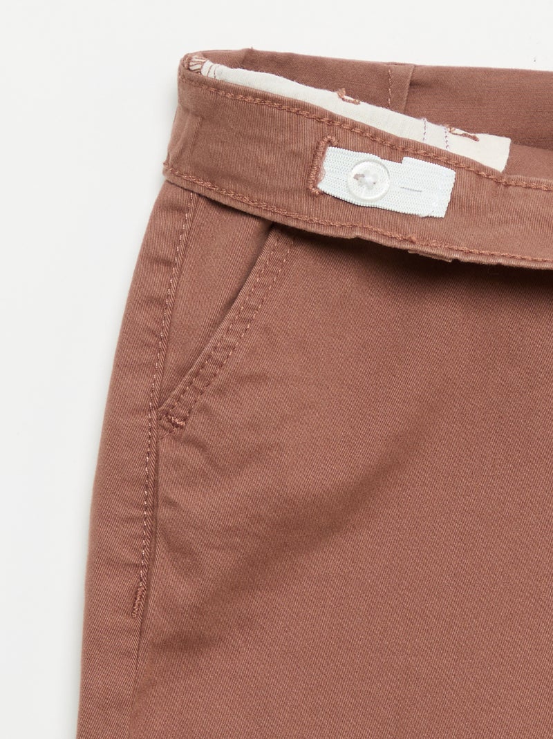 Pantalone chino slim Marrone - Kiabi