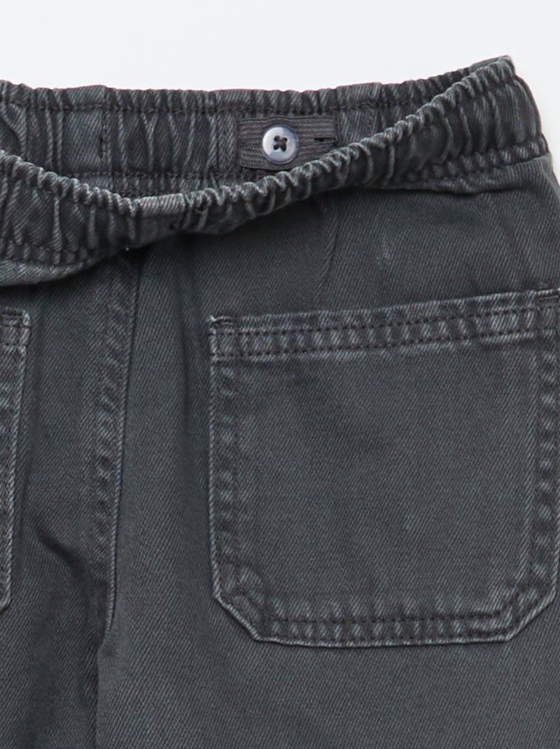 Pantaloni con tasche rettangolari - Taglio più aderente Nero - Kiabi
