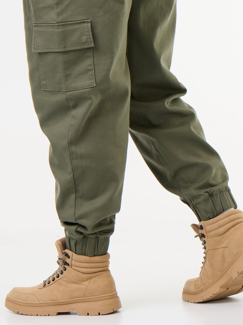 Pantaloni multitasche con vita elasticizzata Verde - Kiabi