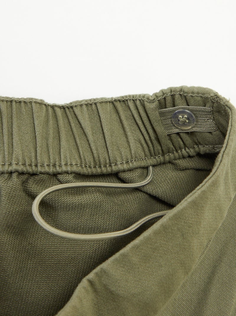 Pantaloni regular con tasche a patta - collezione facile da indossare VERDE - Kiabi