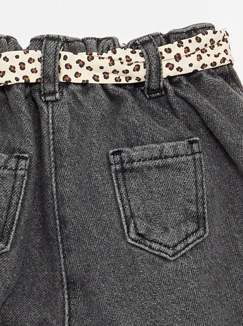 Paperbag-Jeans mit gemustertem Gürtel - Kiabi