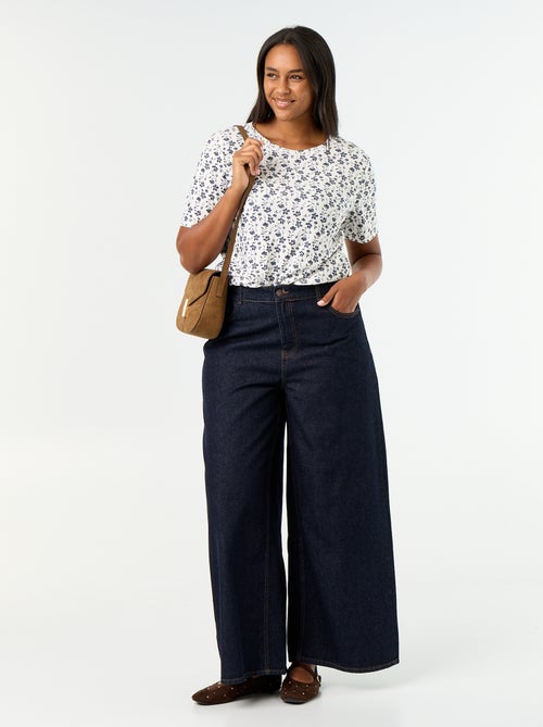 Patterned Pointelle Knit T-shirt - Kiabi Patterned Pointelle Knit T-shirt - Kiabi