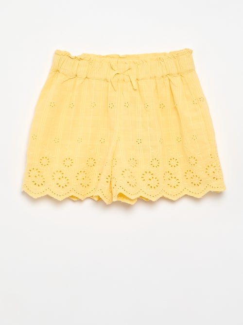 Plain shorts with eyelet embroidery - Kiabi Plain shorts with eyelet embroidery - Kiabi