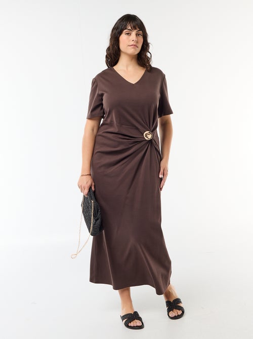 Pleated Maxi Dress with Hammered Gold Detail - Kiabi