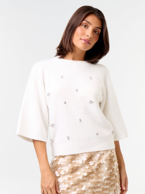 Pull avec bijoux fantaisies et manches 3/4 - Kiabi