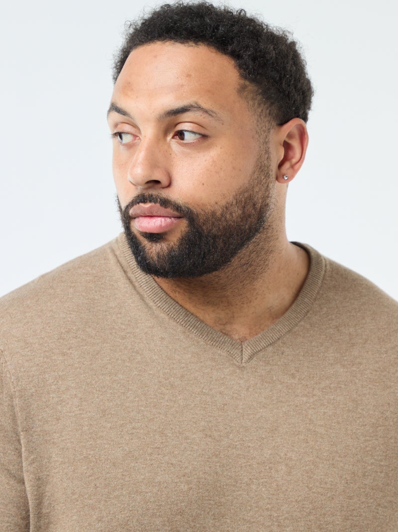 Pull col V en maille fine jauge Taupe - Kiabi