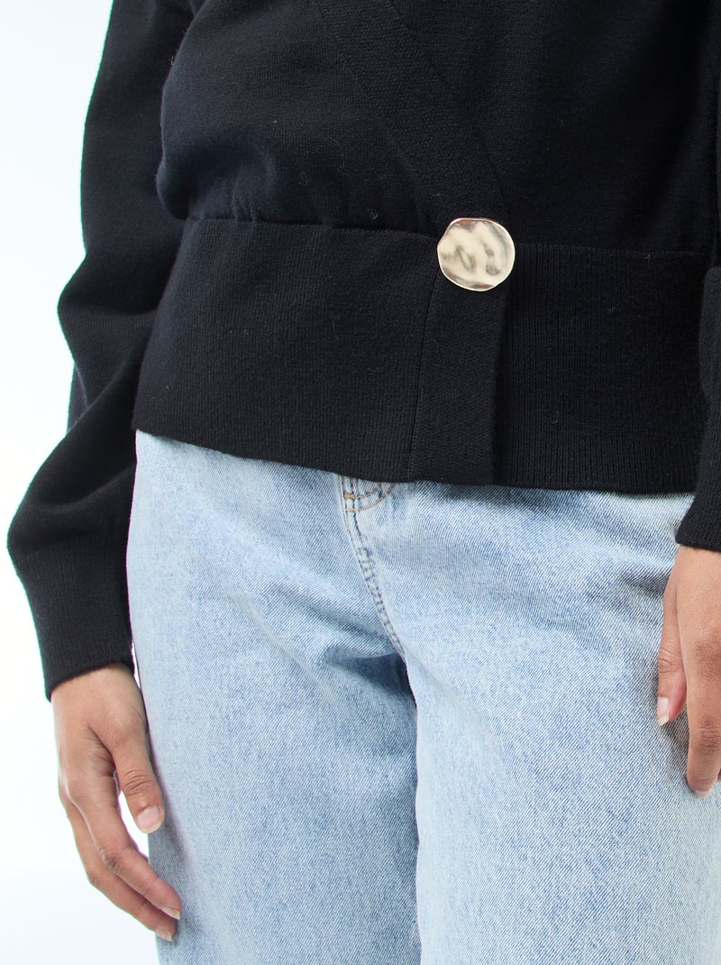 Pull effet gilet cache-coeur avec bouton doré Noir - Kiabi