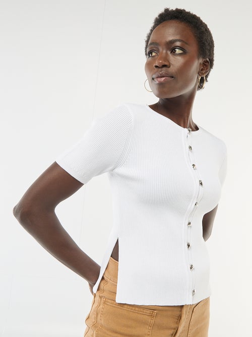 Pull manches courtes avec boutons fantaisie - Kiabi