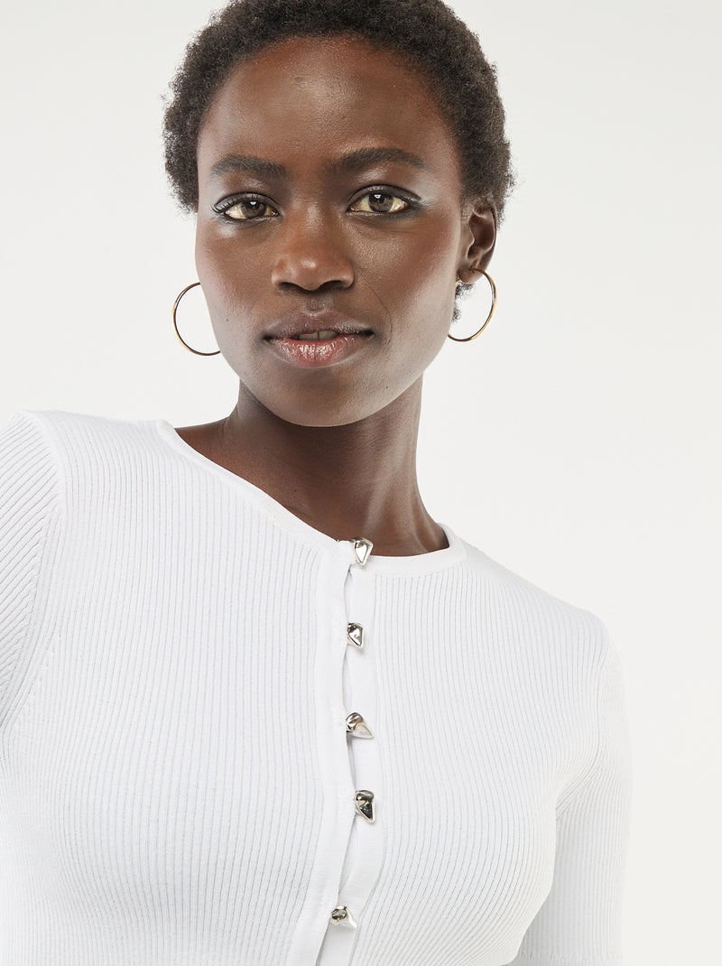 Pull manches courtes avec boutons fantaisie Blanc - Kiabi