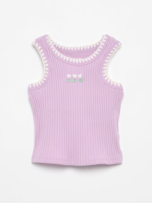 Ripp-Tanktop mit Stickereien an den Armausschnitten - Kiabi Ripp-Tanktop mit Stickereien an den Armausschnitten - Kiabi