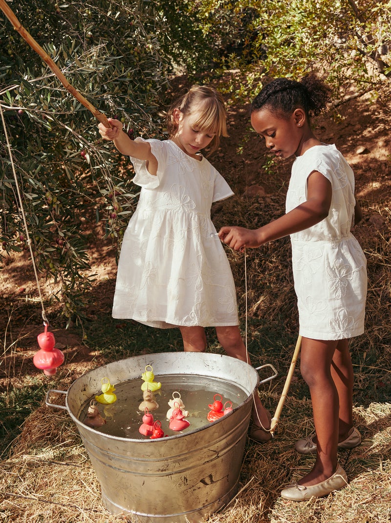 Robe avec broderies fleurs fantaisies Blanc - Kiabi