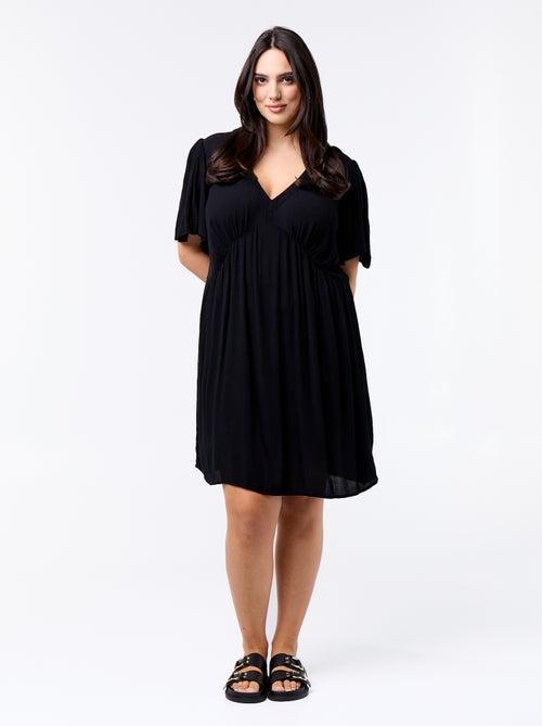 Robe courte en matière crêpée - Kiabi