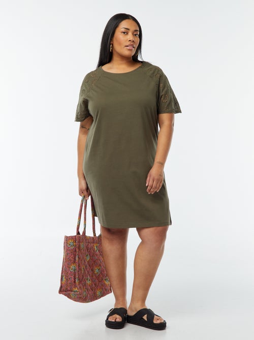 Robe en coton avec broderies - Kiabi