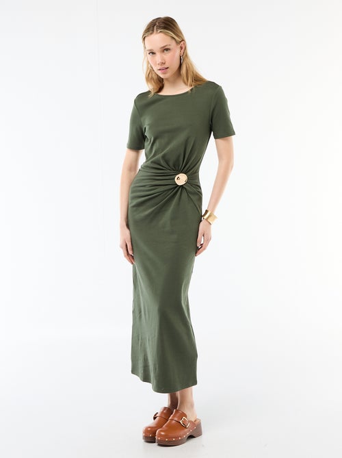 Robe longue coupe drapée avec bijou - Kiabi