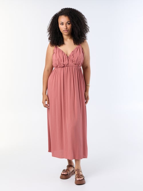 Robe longue en maille crêpée fines bretelles - Kiabi