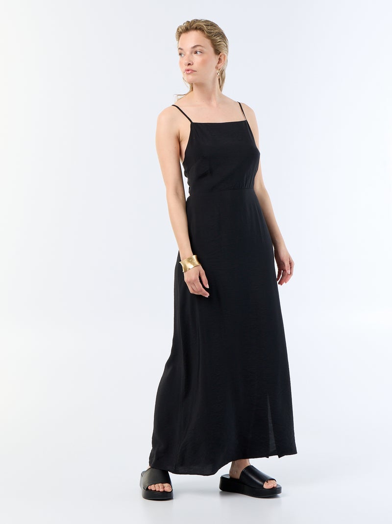 Robe longue satinée à fines bretelles Noir - Kiabi