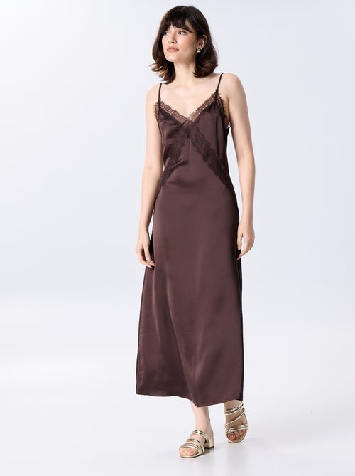 Robe longue satinée + dentelle - Kiabi