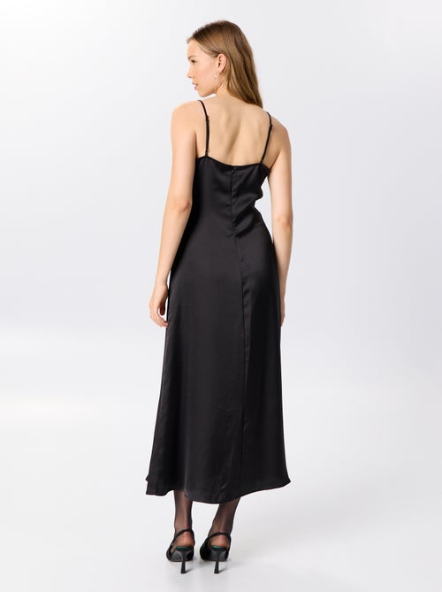 Robe longue satinée + dentelle - Kiabi