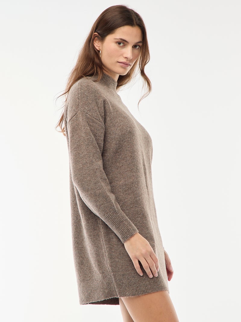 Robe pull avec boutons fantaisies Marron - Kiabi