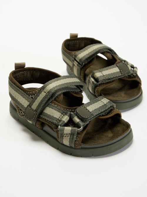 Sandalen mit doppelten Klettverschlussriemen - Kiabi Sandalen mit doppelten Klettverschlussriemen - Kiabi