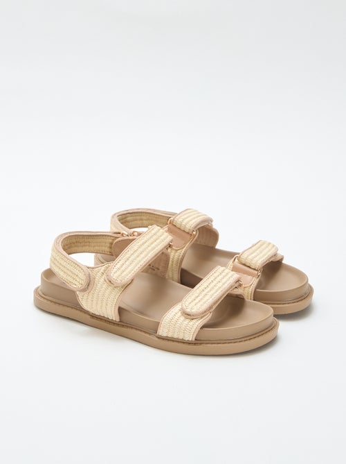 Sandales plates avec brides en paille - Kiabi
