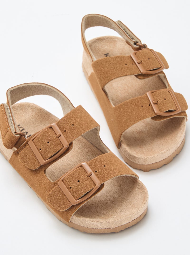 Sandales plates en suédine Marron - Kiabi