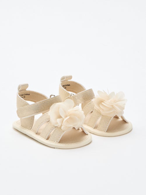 Sandali dorati con fiore - Kiabi