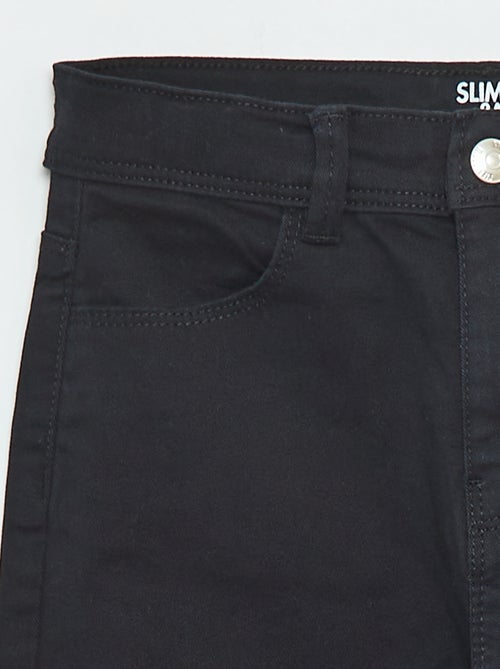 Schmale Hose - figurbetonter Schnitt, 4 Taschen - Kiabi