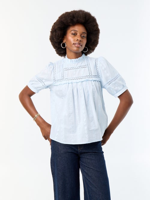 Short-sleeved blouse with embroidery - Kiabi