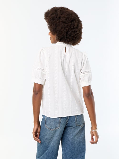 Short-sleeved blouse with embroidery - Kiabi Short-sleeved blouse with embroidery - Kiabi